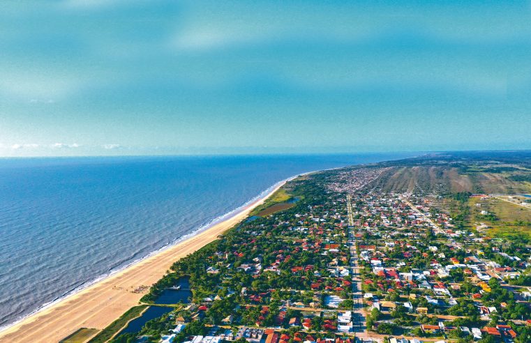 Prado: Praia de Guaratiba. Aqui, todo dia é dia de alegria!