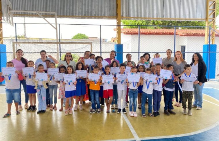 Alunos com rendimento 100% no CNCA são premiados na Escola Municipal Pedro Agrizzi Neto