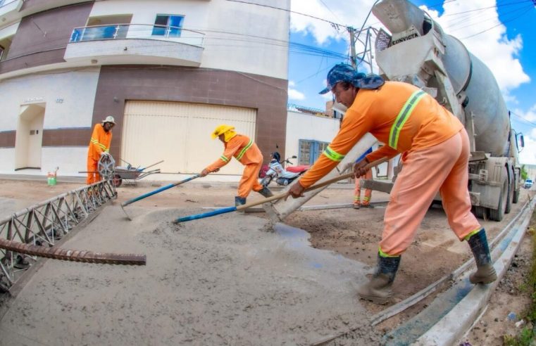 Residencial dos Pioneiros recebe obras de pavimentação em diversas ruas