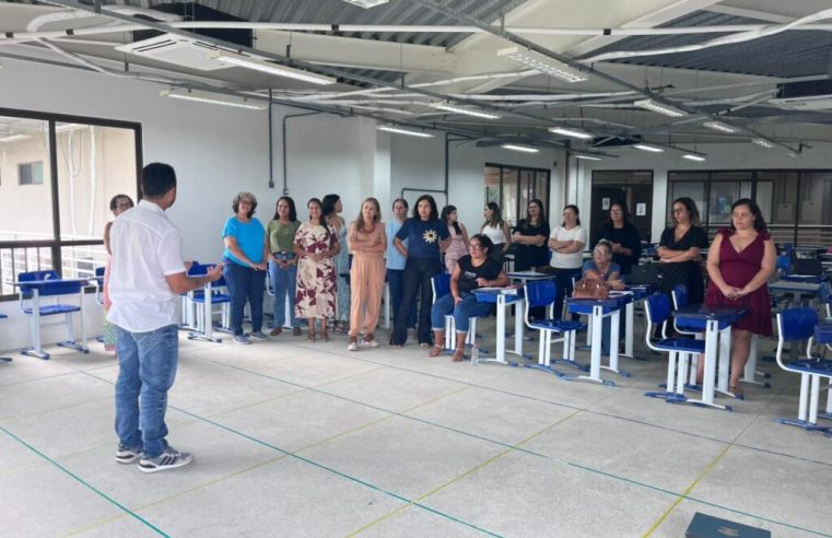 Prefeitura de Teixeira de Freitas, por meio da Secretaria de Educação, promove oficina sobre BNCC Computação