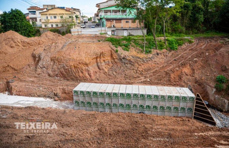 Galeria de concreto começa a tomar forma e obra de drenagem avança na Rua Ipiranga
