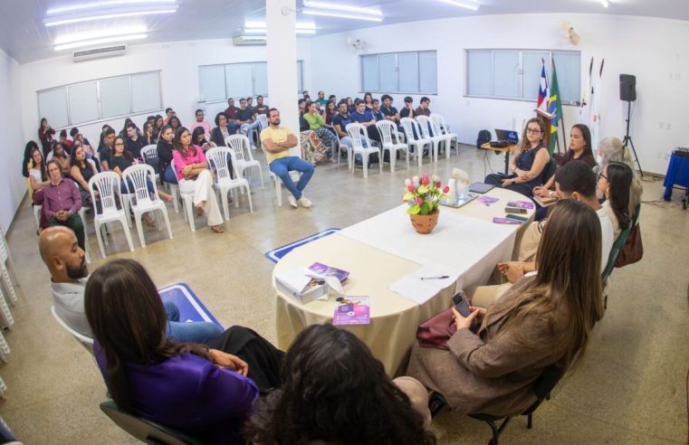 CRAM leva experiência do atendimento às mulheres para debate sobre violência em mesa interdisciplinar